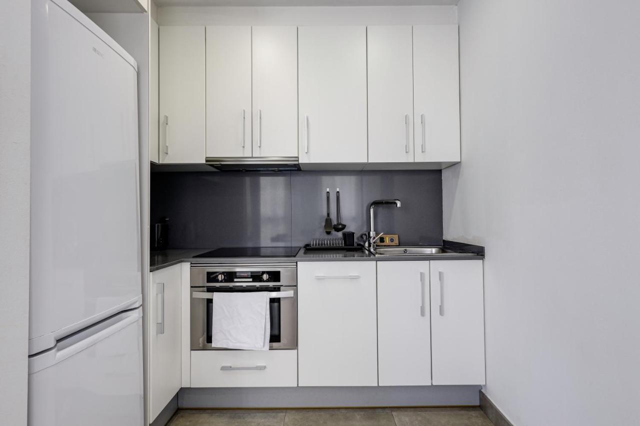 Urban Flats Vallirana Barcelona Bagian luar foto