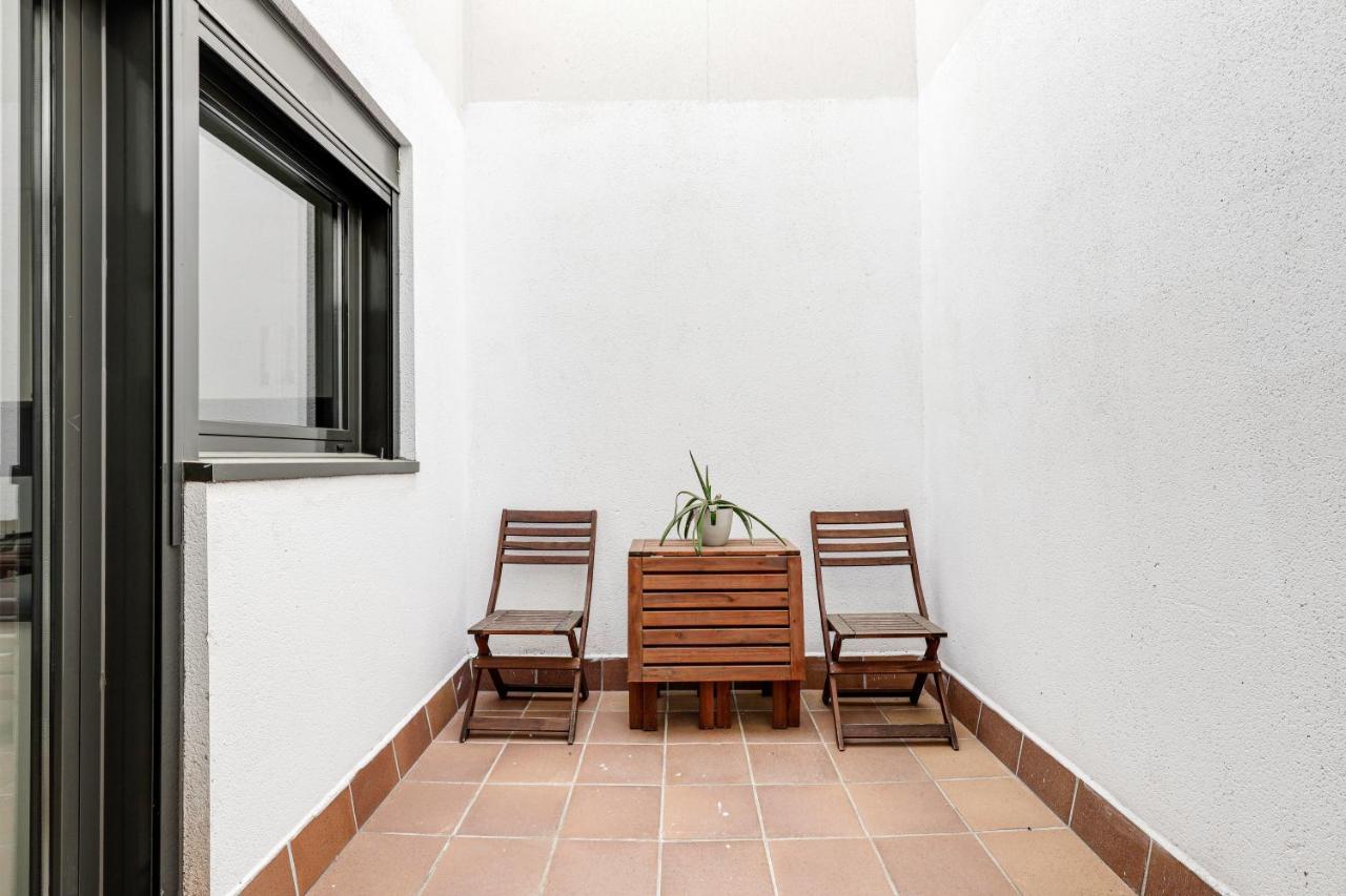 Urban Flats Vallirana Barcelona Bagian luar foto
