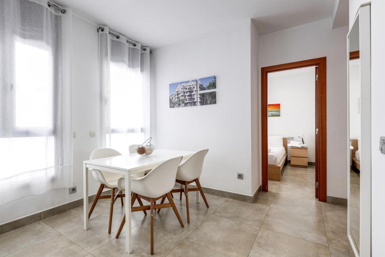 Urban Flats Vallirana Barcelona Bagian luar foto