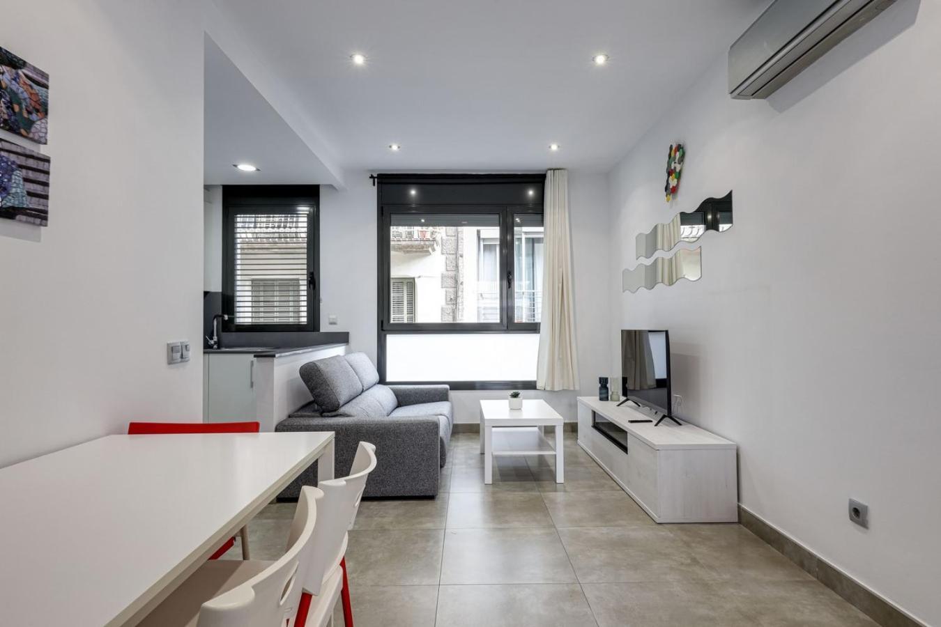Urban Flats Vallirana Barcelona Bagian luar foto
