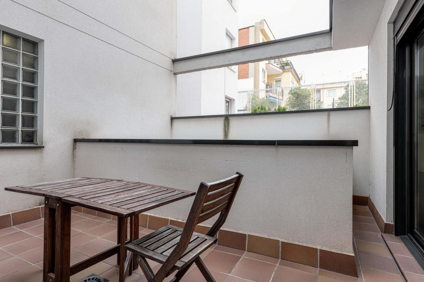 Urban Flats Vallirana Barcelona Bagian luar foto