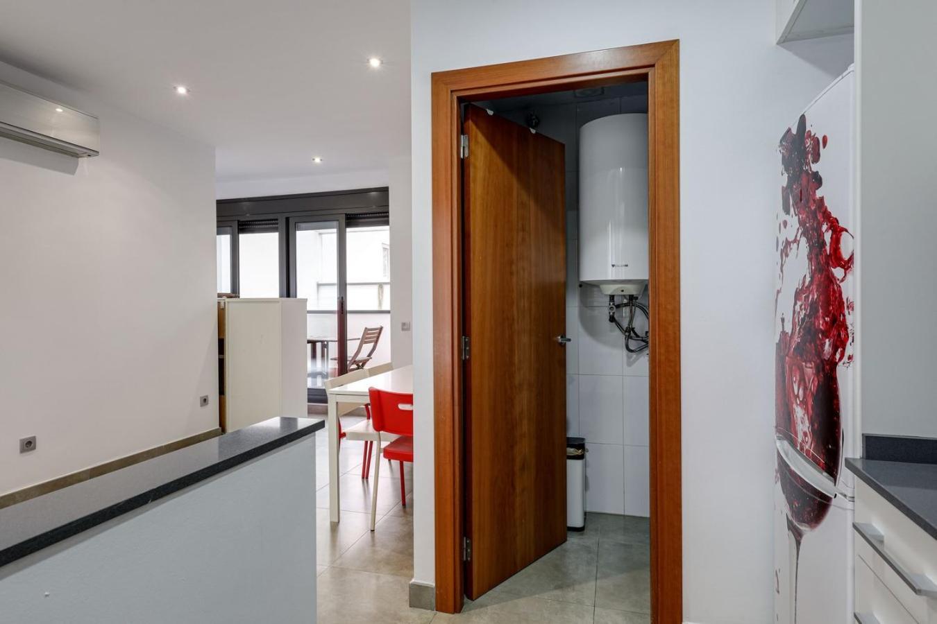 Urban Flats Vallirana Barcelona Bagian luar foto